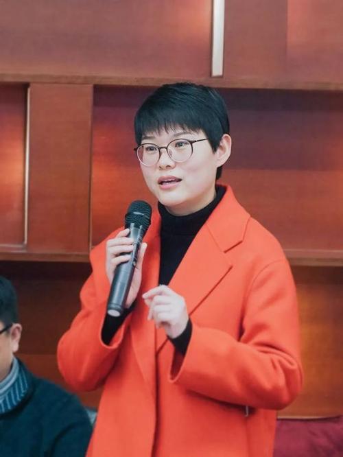 人大论坛杂志社记者王晓琳:同心同力皆为"人民"二字
