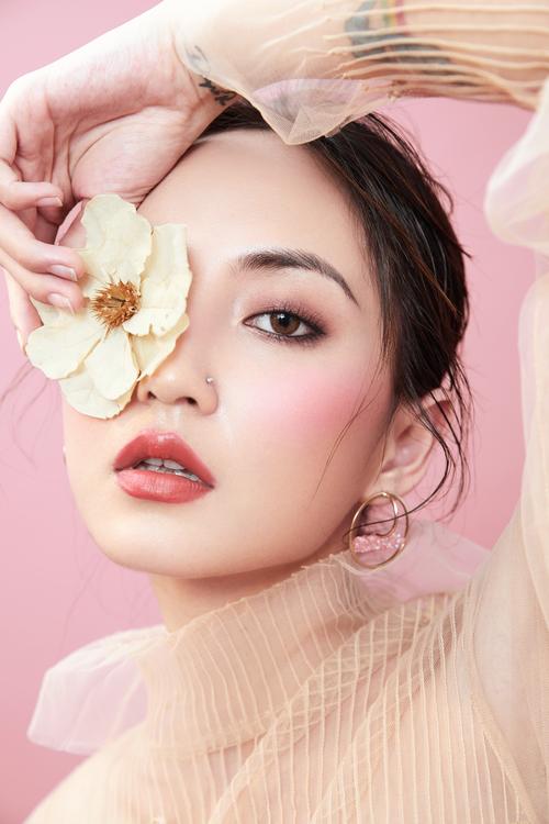 更多>the fashion show of linmakeup过往大秀more >更多所有产品all
